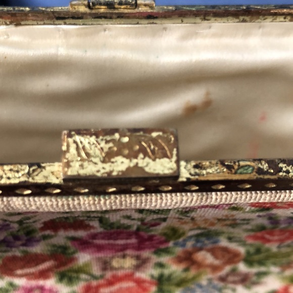 Vintage 50’s Petit Point Floral Needlepoint Purse with Jeweled Clasp & Chain - Picture 13 of 15